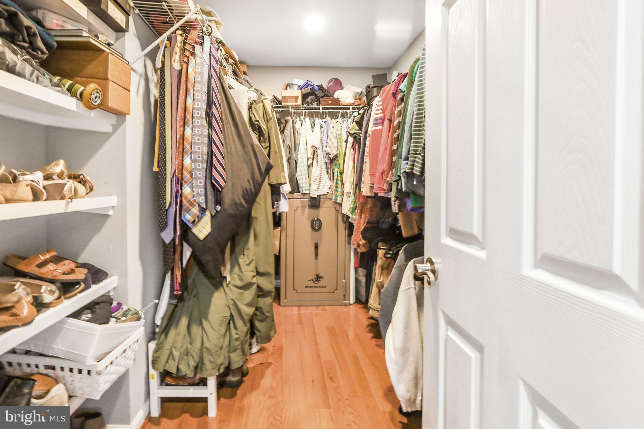 HOLLIN HALL VILLAGE - Residential Lease