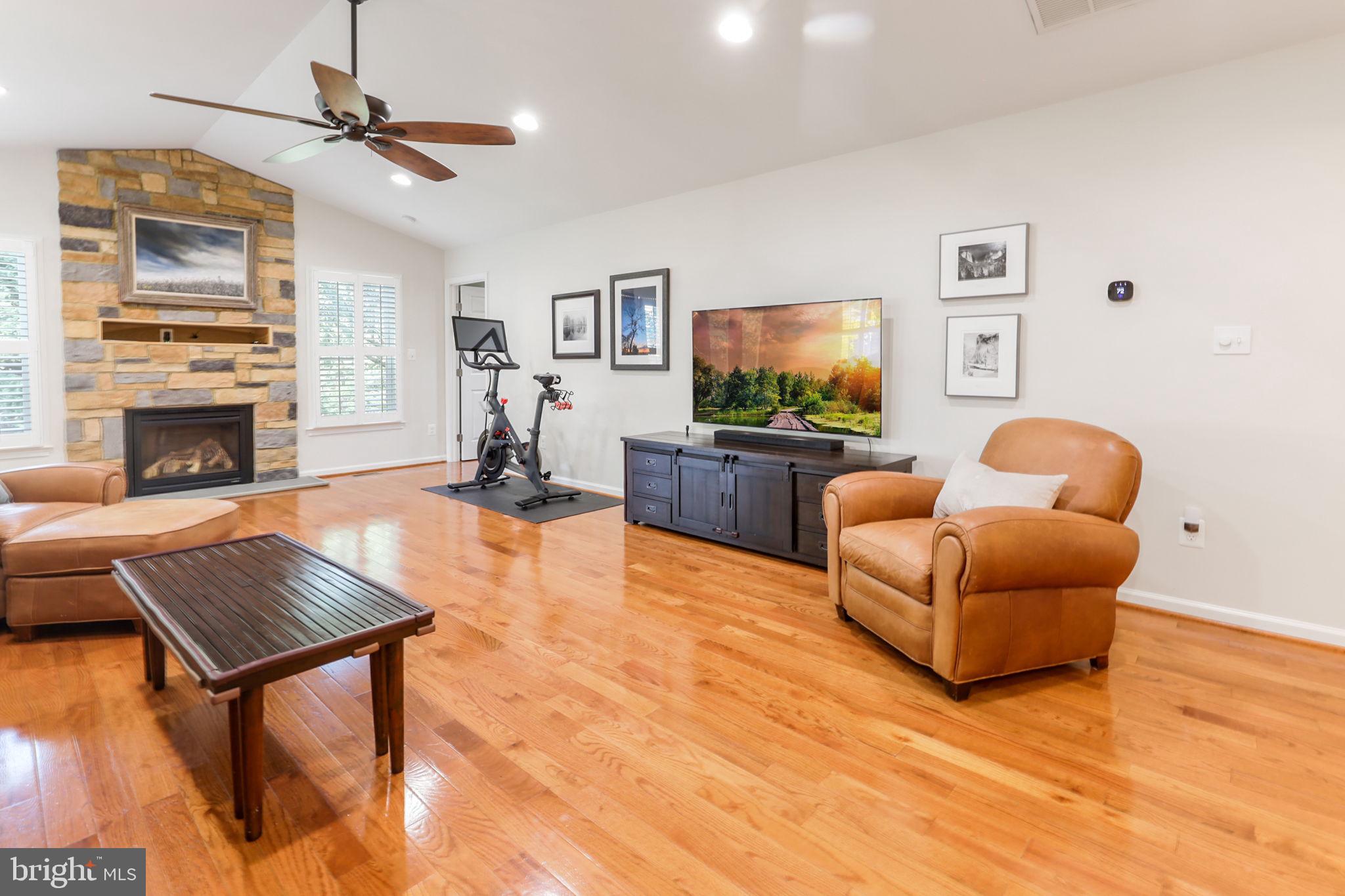 HOLLIN HALL VILLAGE - Residential Lease