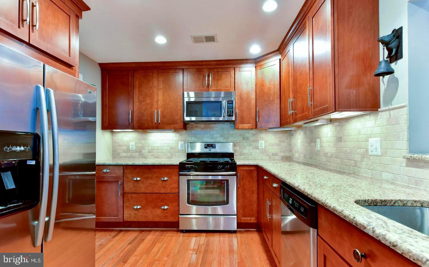 HOLLIN HALL VILLAGE - Residential Lease