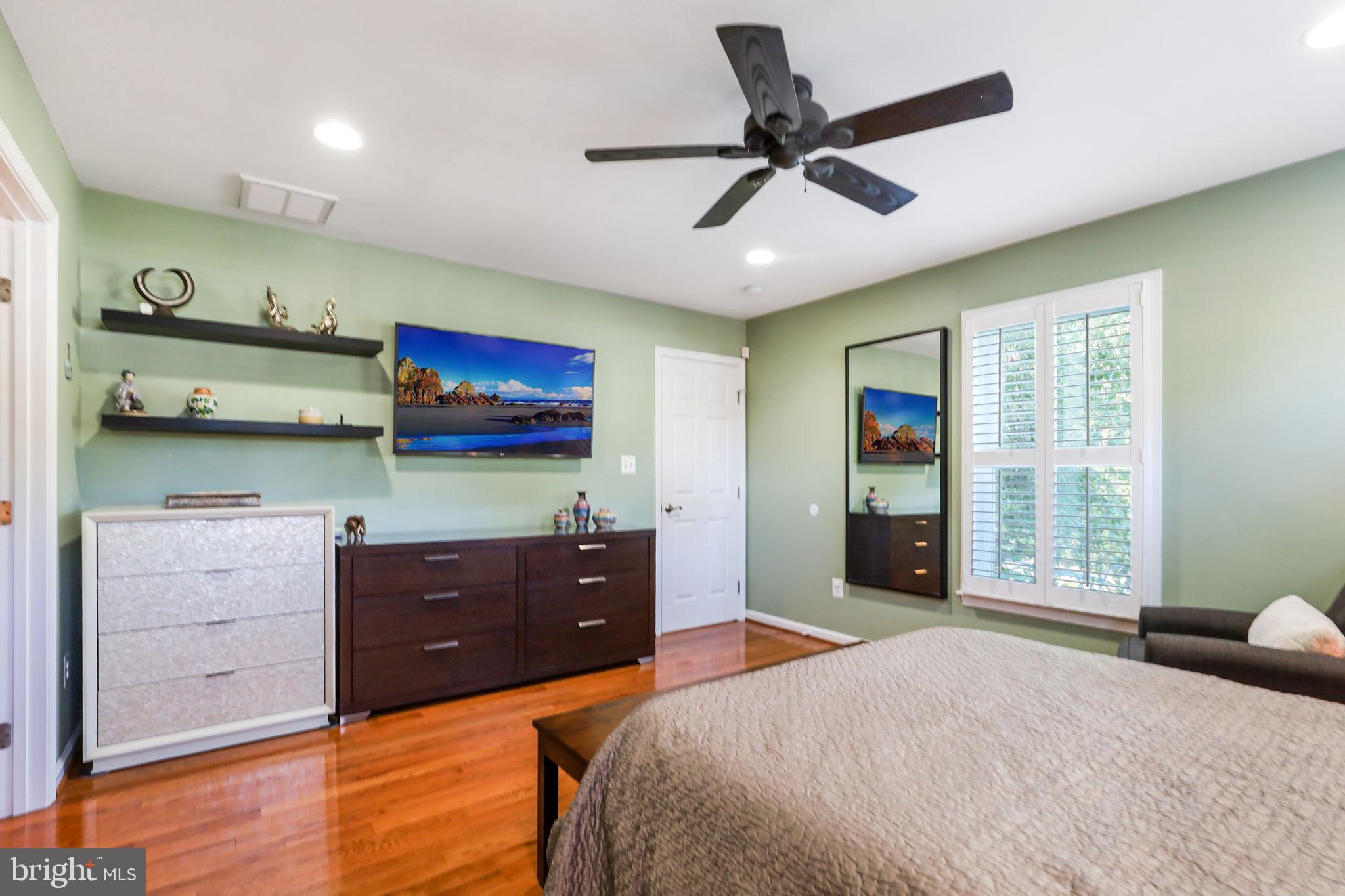 HOLLIN HALL VILLAGE - Residential Lease