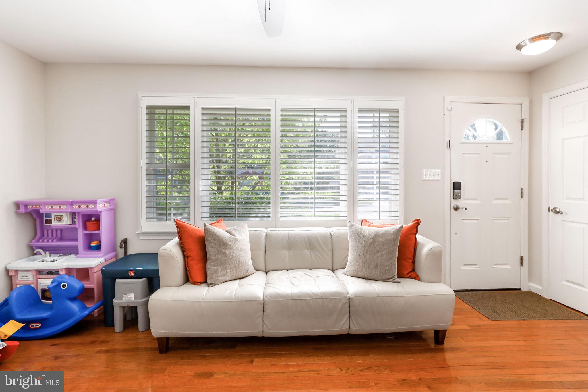 HOLLIN HALL VILLAGE - Residential Lease