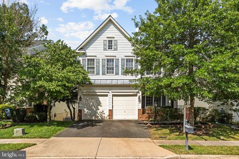 13042 TAVERNER LOOP WOODBRIDGE VA 22192