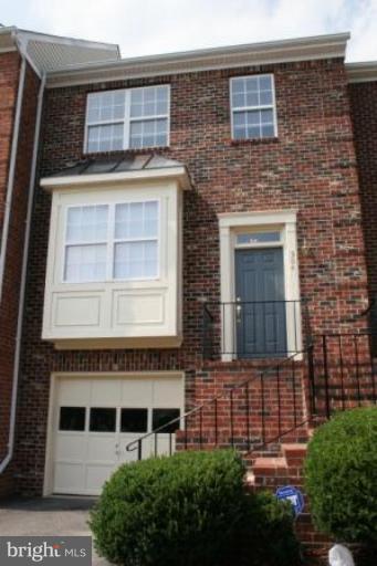 COURTS AT STAFFORD - Residential Lease