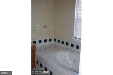 COURTS AT STAFFORD - Residential Lease