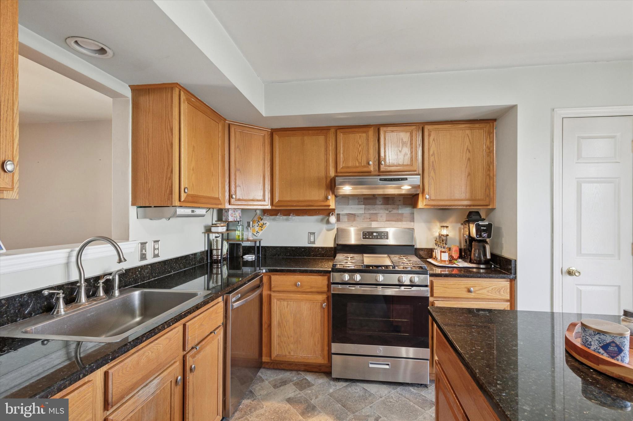 HEATHER KNOLL - Residential