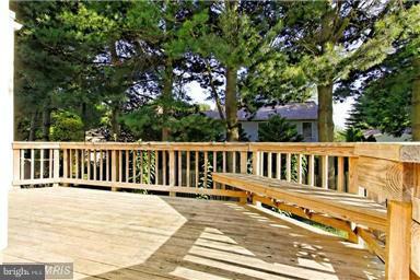 TOWLSTON MEADOWS - Residential Lease