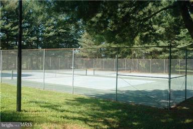 TOWLSTON MEADOWS - Residential Lease