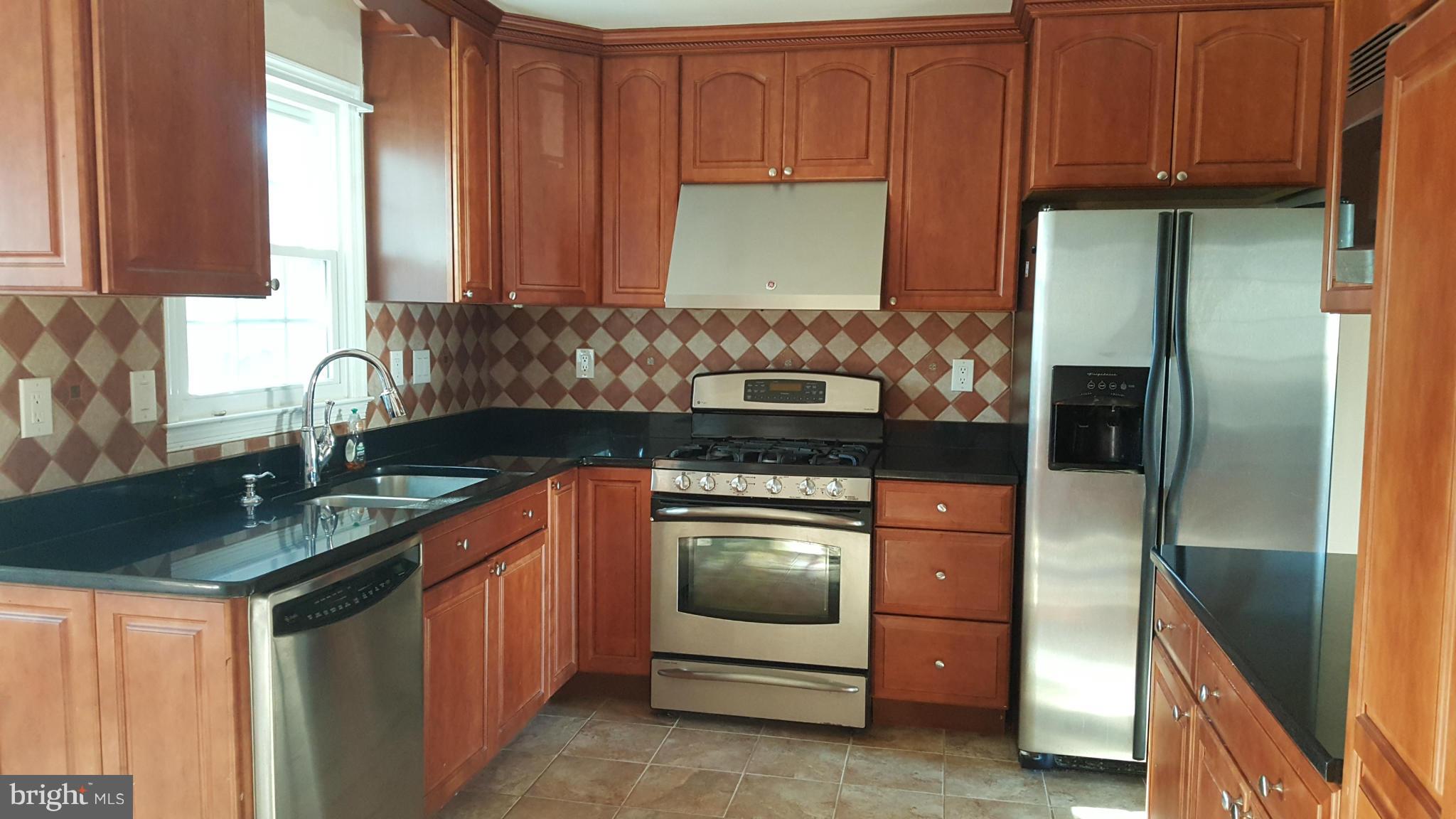 TOWLSTON MEADOWS - Residential Lease