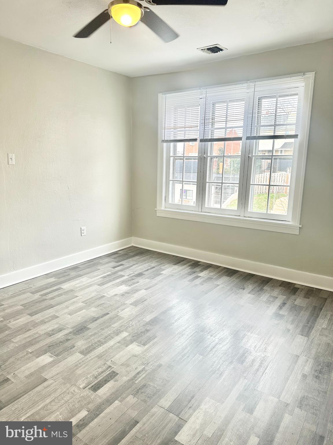 Welcome to your new home in the vibrant and walkable downtown Royersford! This spacious 3-bedroom, 1-bath apartment offers a perfect blend of comfort, convenience, and location.
Features: 3 generously Sized Bedrooms—Plenty of space for sleeping, working from home, or creating your ideal guest room. 1 Full Bathroom will full size washer and dryer.
Bright and Airy Living Space – Natural light and neutral tones throughout.
Convenient Layout – Easy flow from room to room, with a cozy atmosphere that feels like home.
Downtown Royersford – Just steps from local favorites like brewpubs, cafés, restaurants, and boutique shops.
Close to Shopping – Minutes from grocery stores and everyday essentials.
Access to the Schuylkill River Trail (SRT) – Enjoy scenic walks, bike rides, or morning jogs along this popular riverside trail.