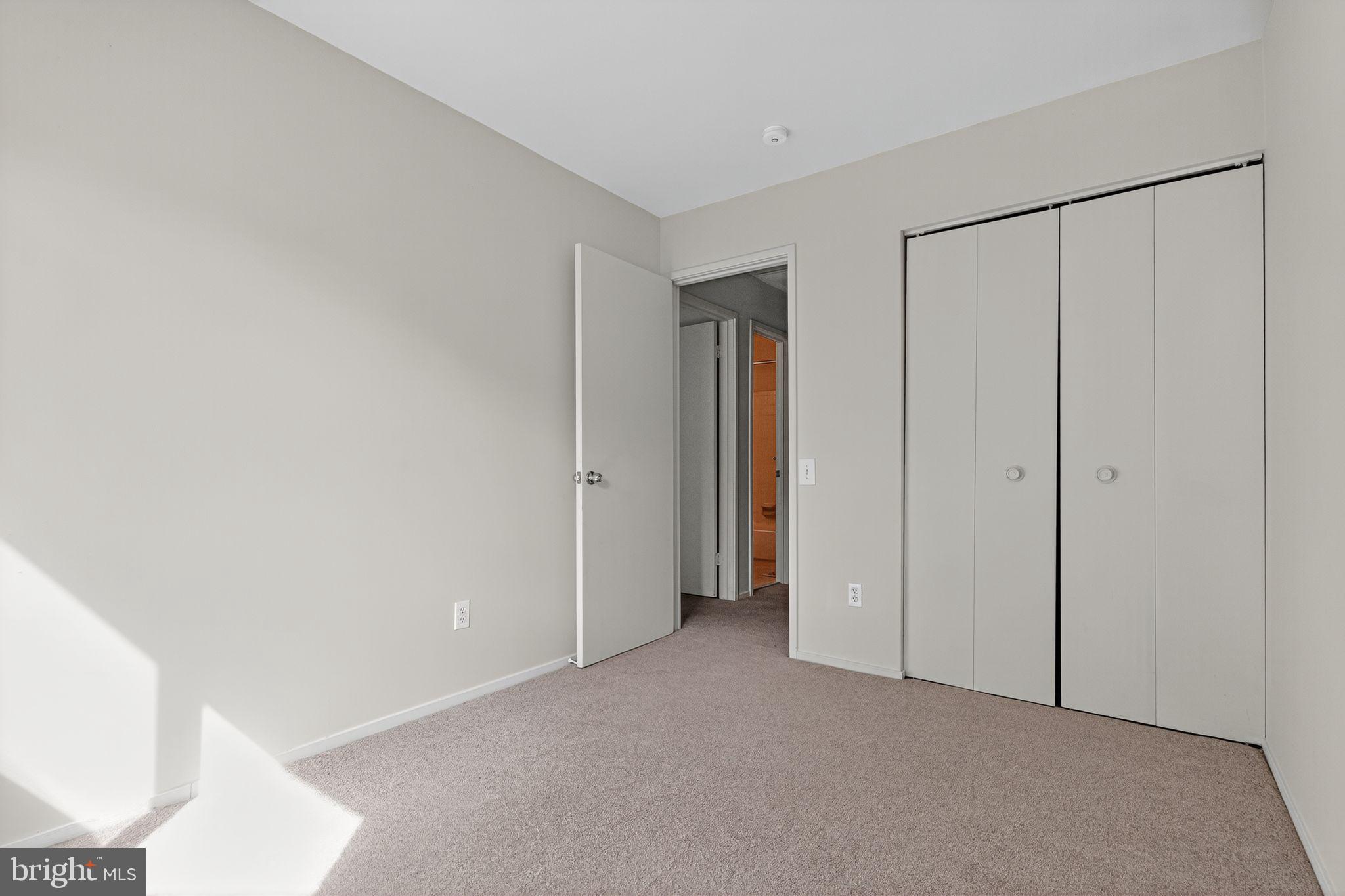 MARYLAND PLACE - Residential Lease