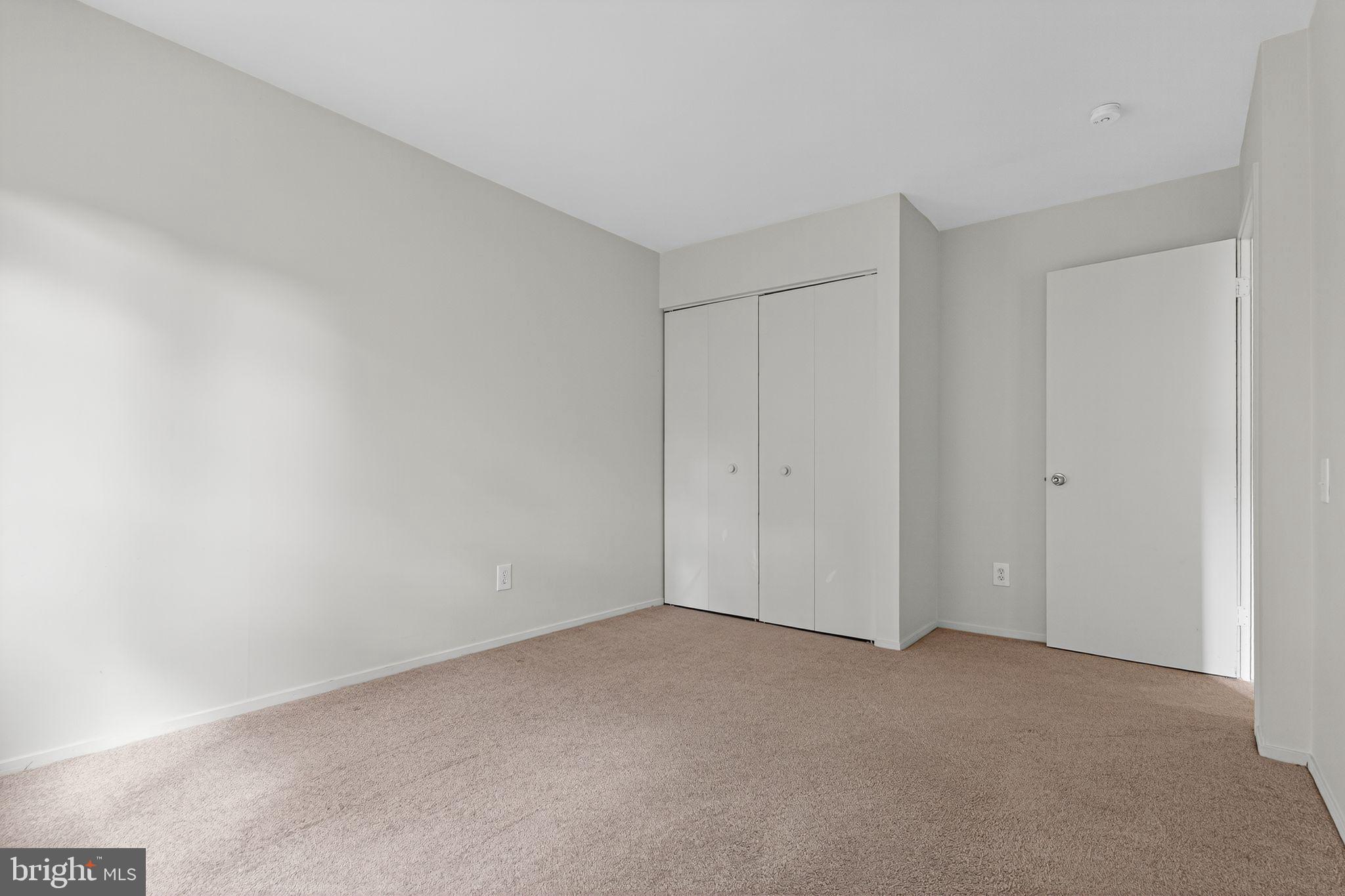 MARYLAND PLACE - Residential Lease