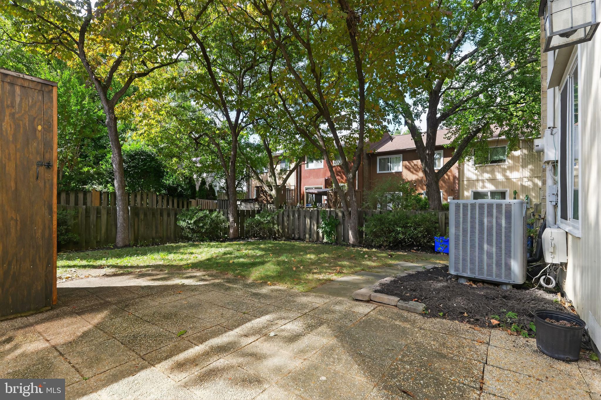 MARYLAND PLACE - Residential Lease