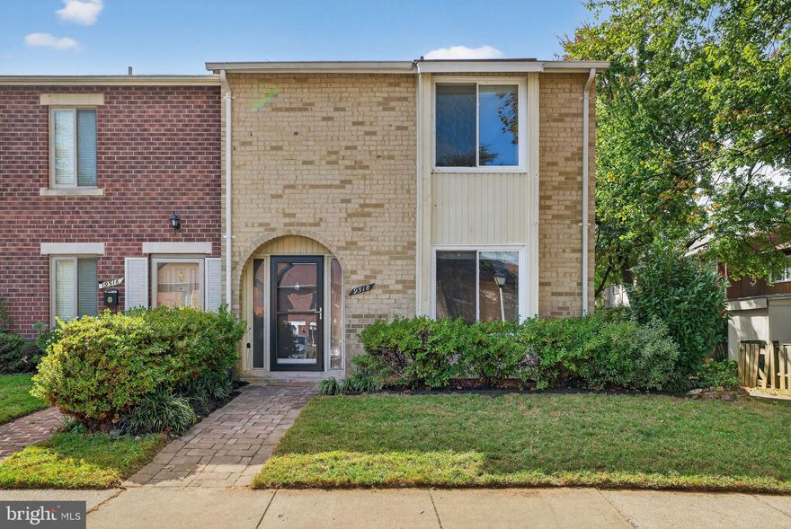 Charming End-Unit Townhome in Sought-After Maryland Place, Gaithersburg
Welcome to this inviting two-level traditional-style townhome offering comfort, convenience, and space in a desirable neighborhood. The upper level features three spacious bedrooms and two full baths, while the main level includes a bright living room, a separate dining area, and a kitchen large enough for a cozy breakfast table. Enjoy outdoor living with a fully fenced backyard—perfect for relaxing or entertaining—and a handy storage shed. As an end unit, the home offers extra privacy and natural light, all within close proximity to shopping, parks, and commuter routes.