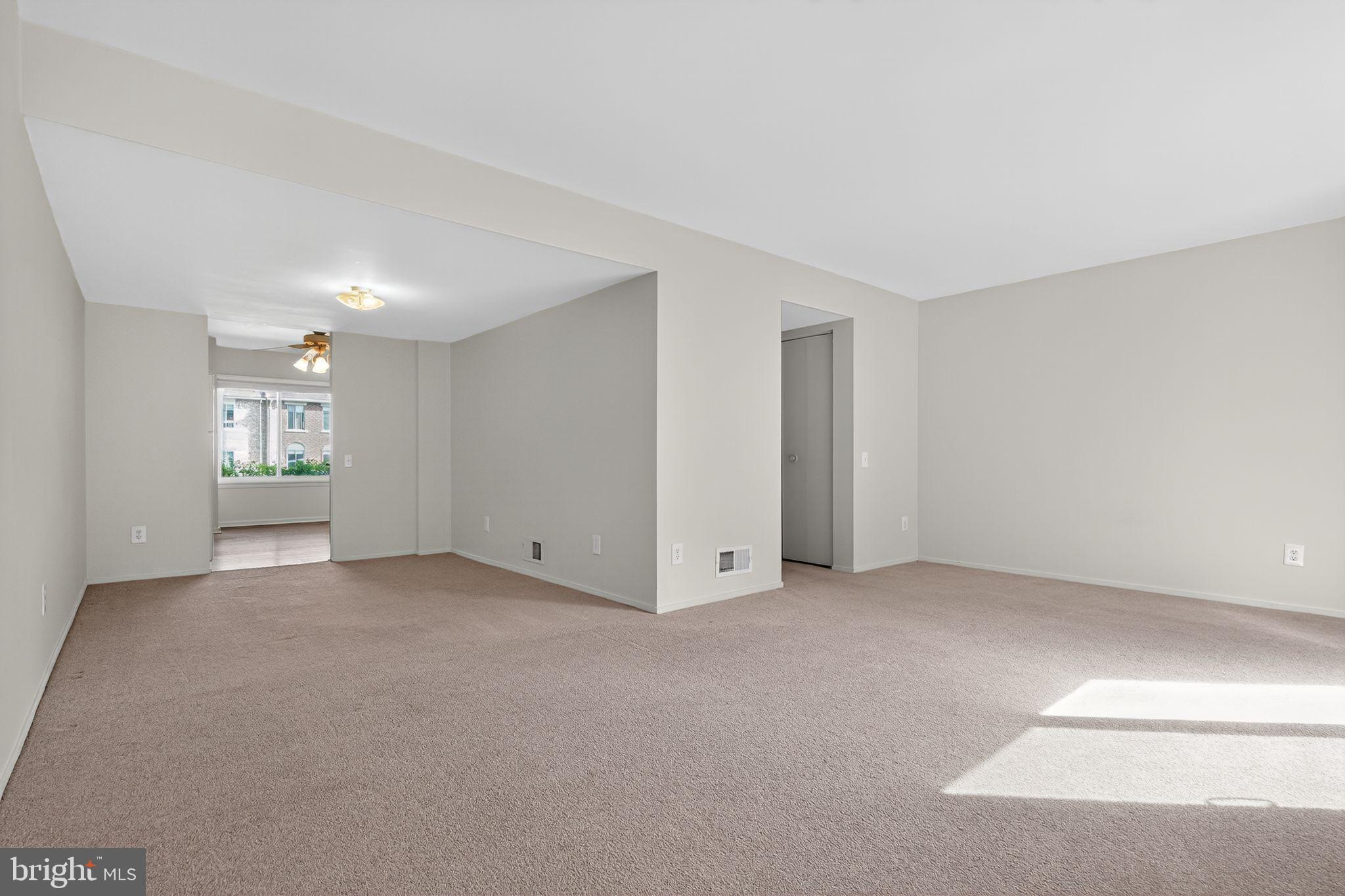 MARYLAND PLACE - Residential Lease