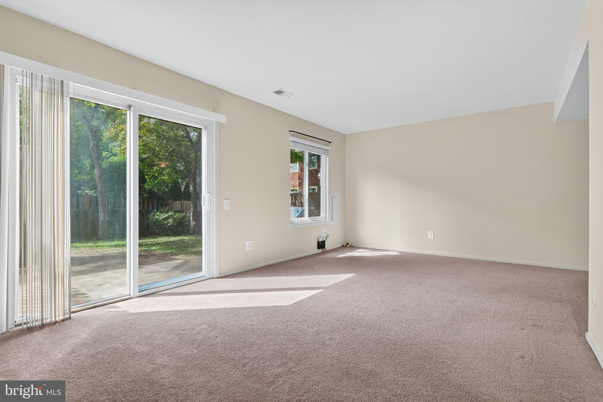 MARYLAND PLACE - Residential Lease