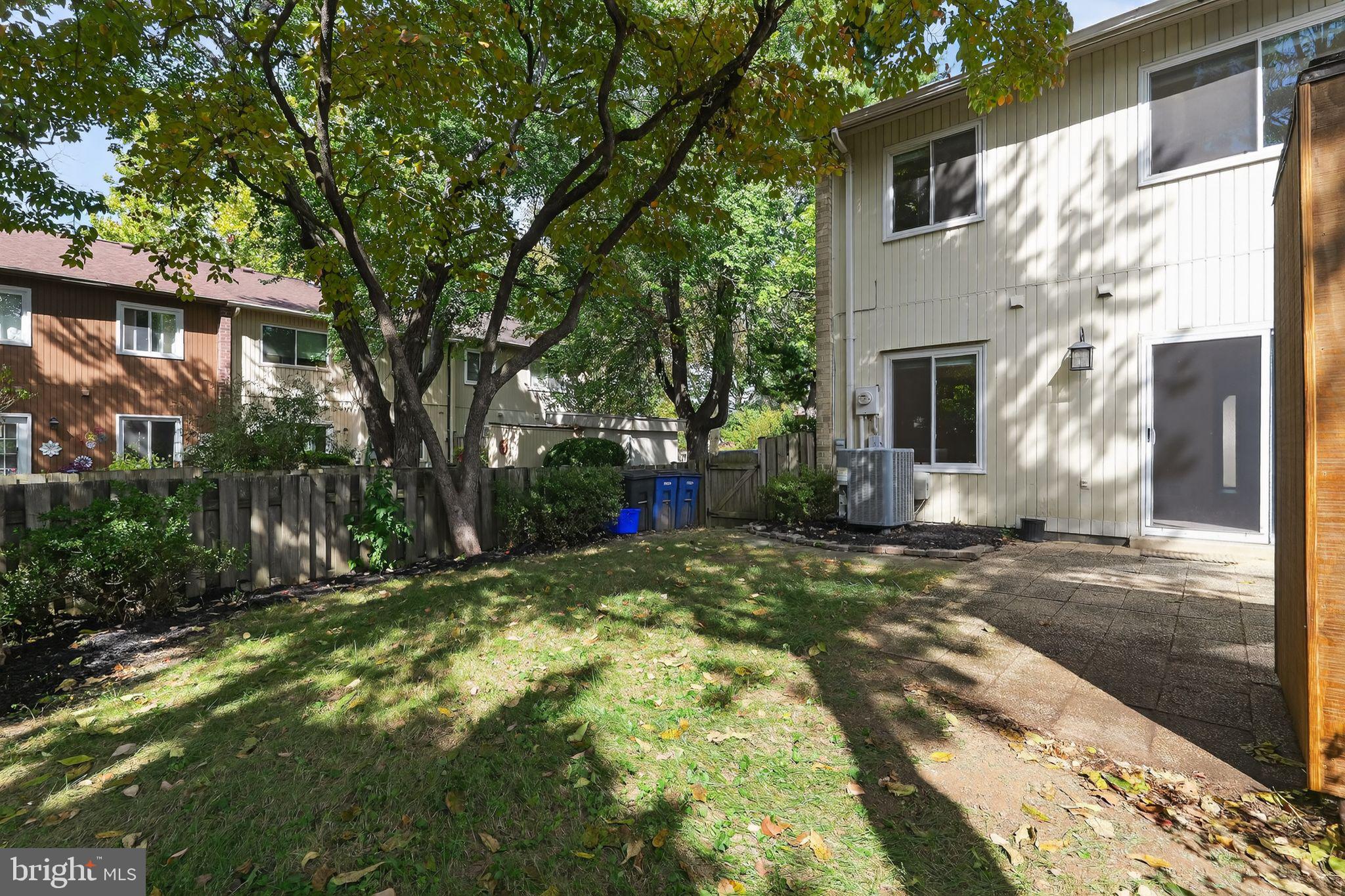 MARYLAND PLACE - Residential Lease