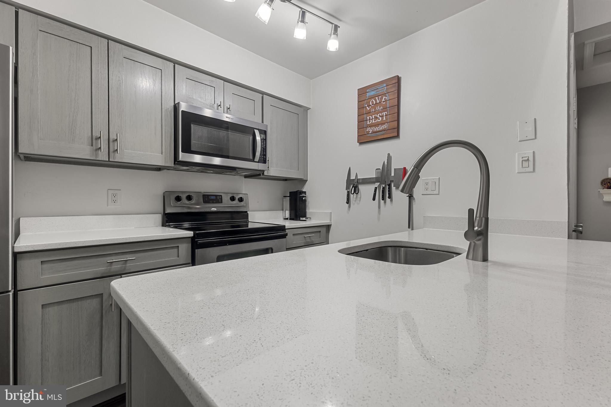 8639 BEEKMAN PLACE 39D