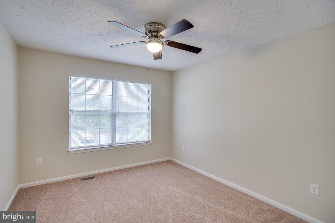 ST CHARLES HAMPSHIRE - Residential