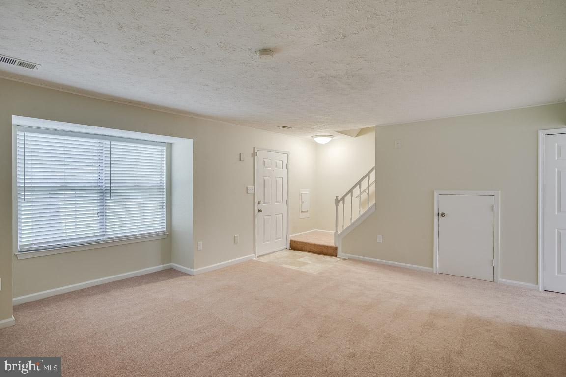 ST CHARLES HAMPSHIRE - Residential