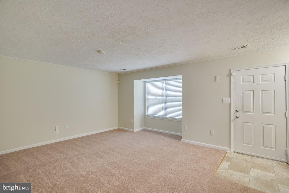 ST CHARLES HAMPSHIRE - Residential