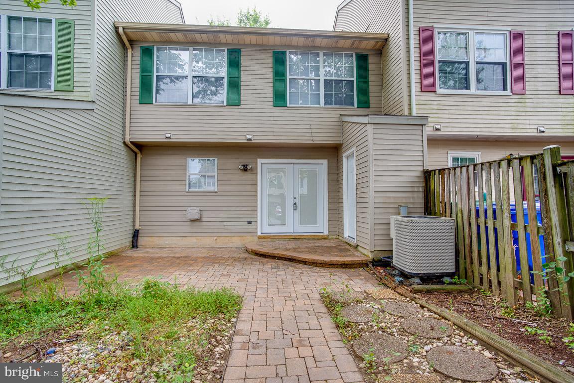 ST CHARLES HAMPSHIRE - Residential