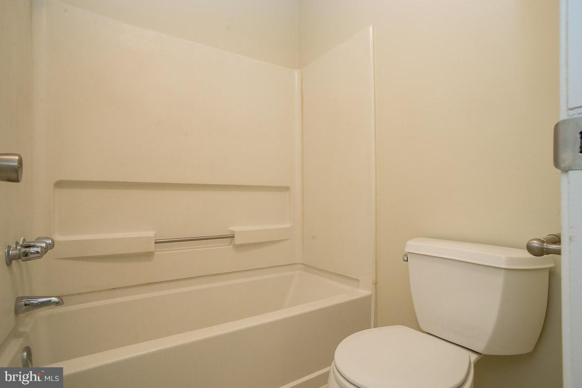 ST CHARLES HAMPSHIRE - Residential