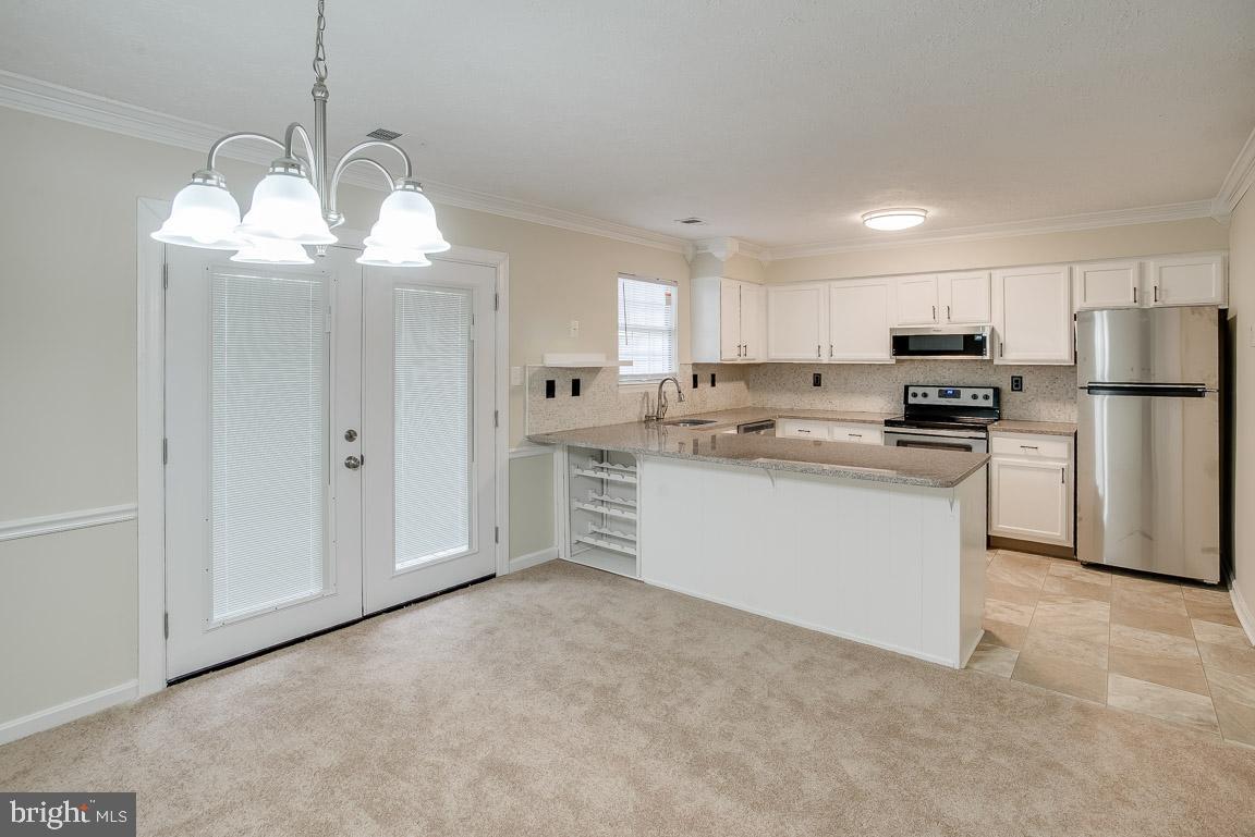 ST CHARLES HAMPSHIRE - Residential