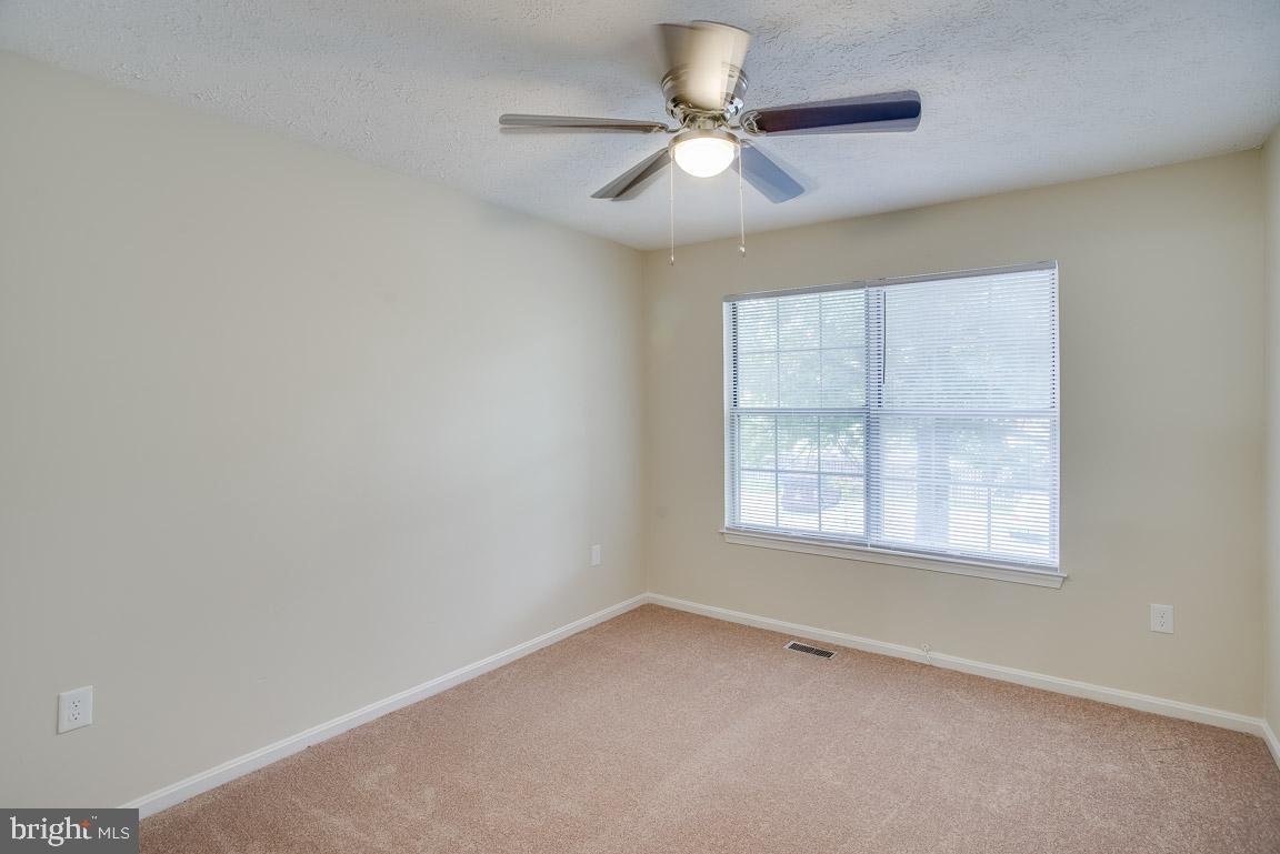 ST CHARLES HAMPSHIRE - Residential