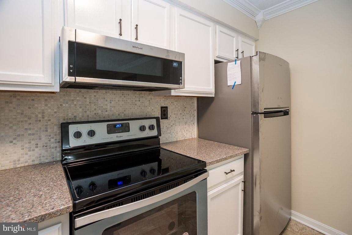 ST CHARLES HAMPSHIRE - Residential