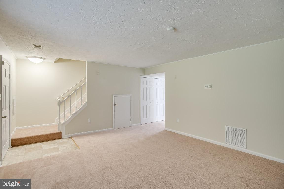 ST CHARLES HAMPSHIRE - Residential