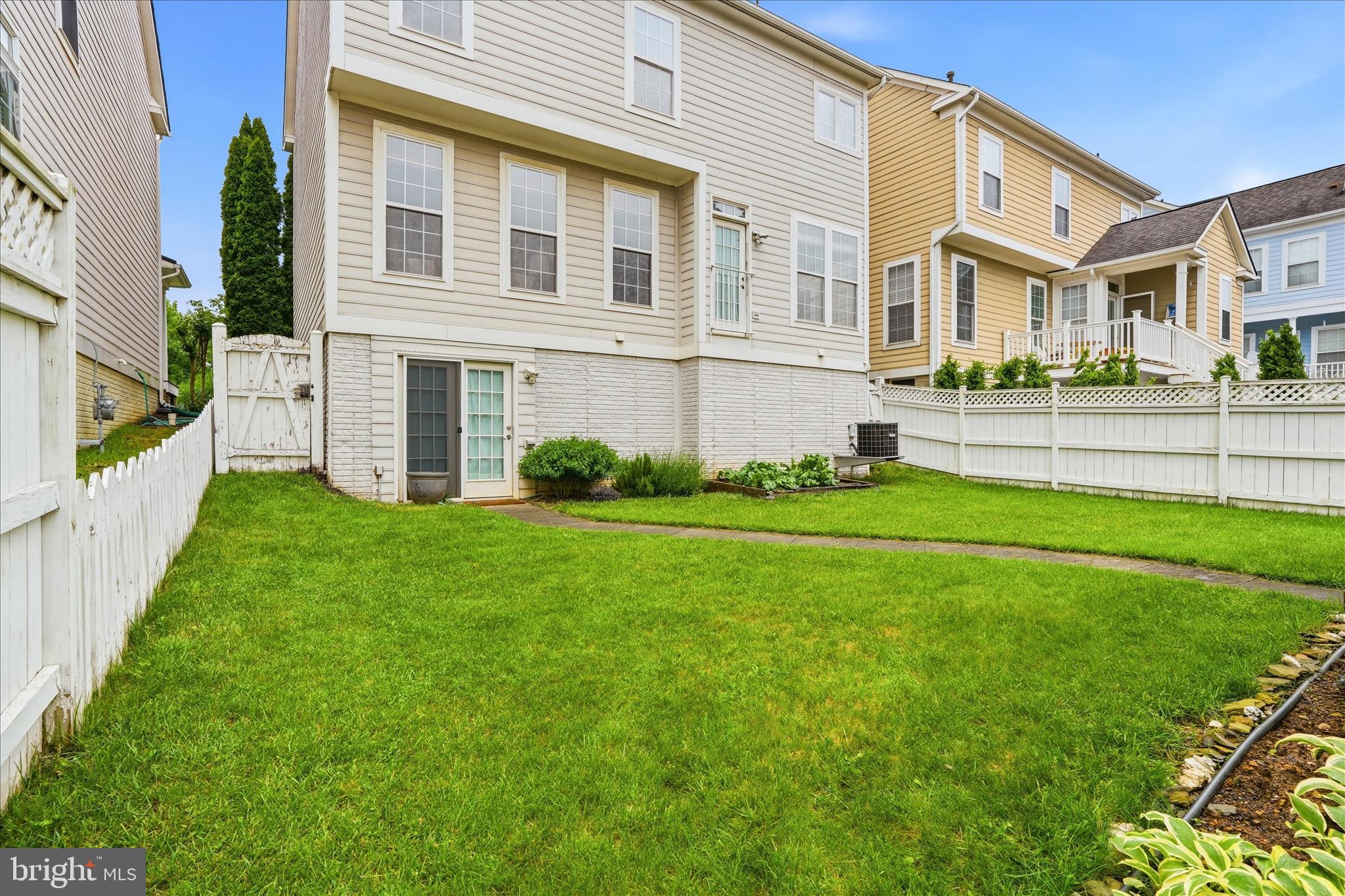9009 BEALLS FARM ROAD