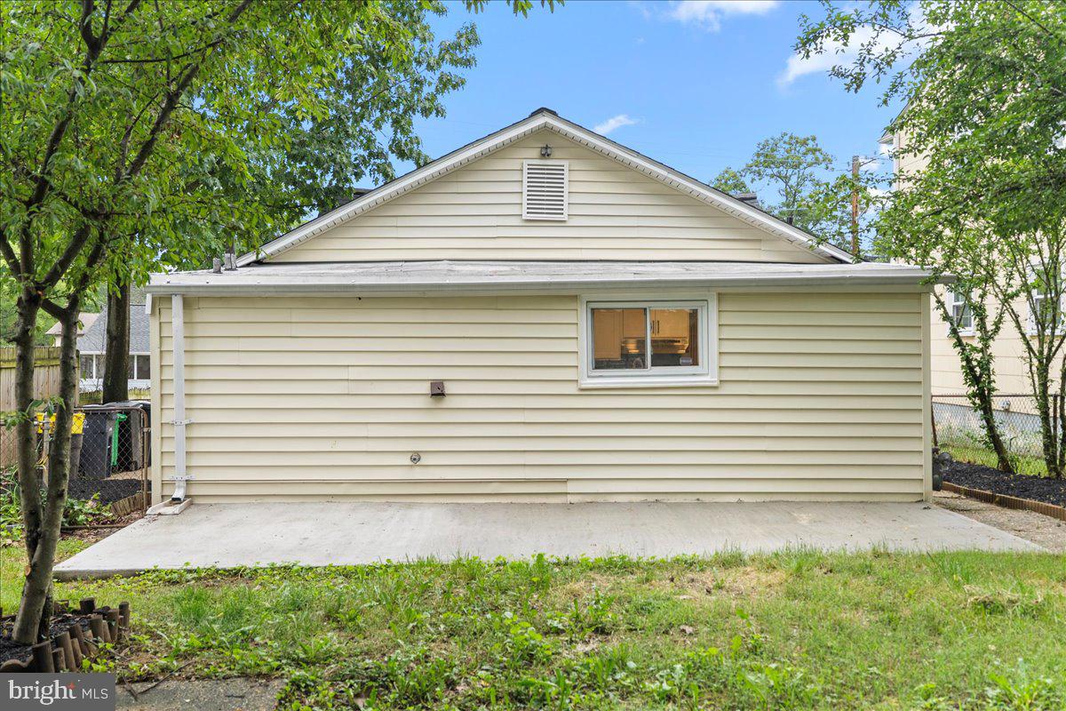 RIVERDALE HEIGHTS - Residential