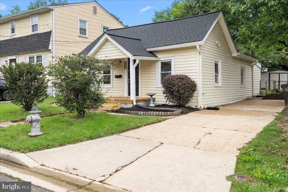 RIVERDALE HEIGHTS - Residential