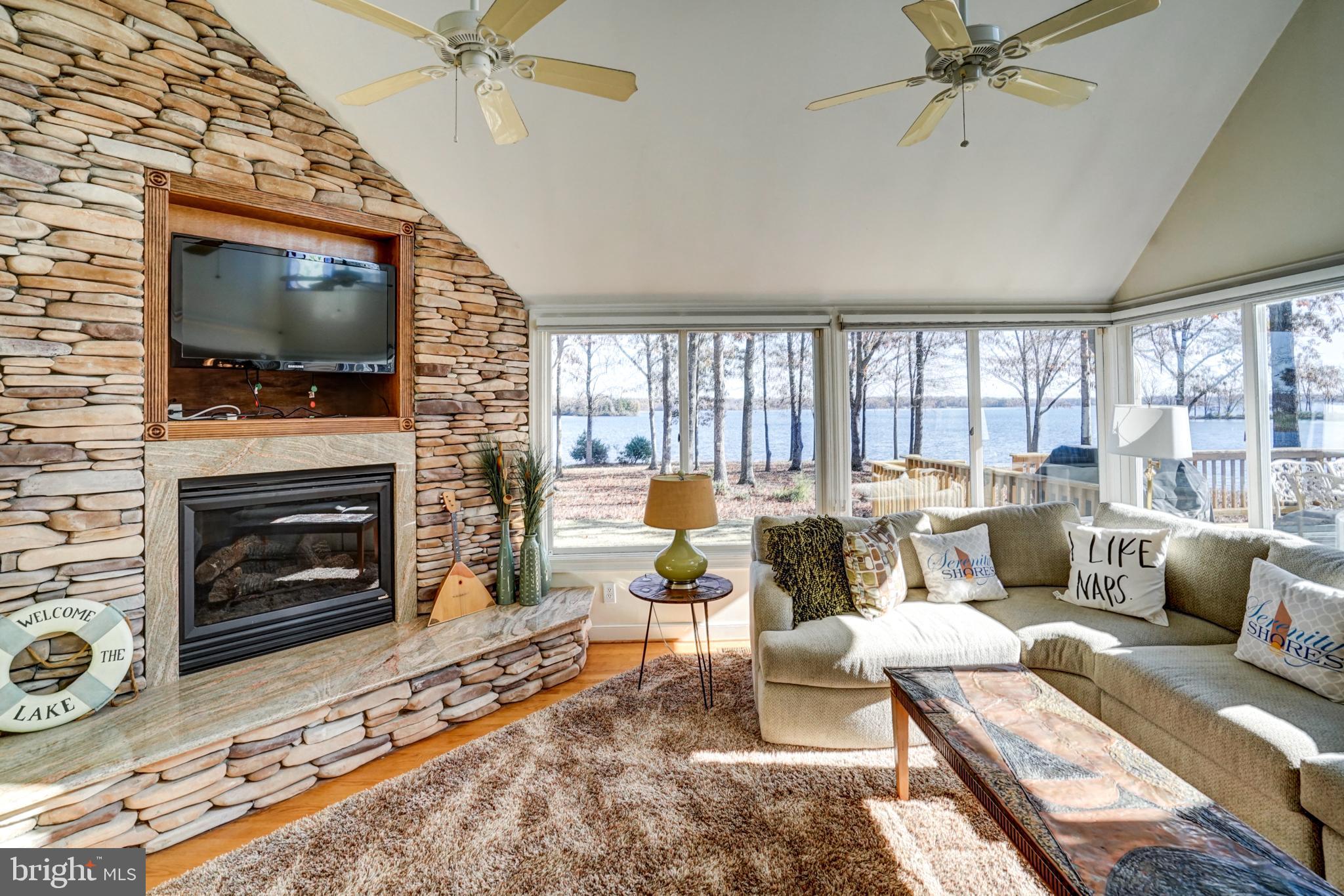 BEAR CASTLE - Residential