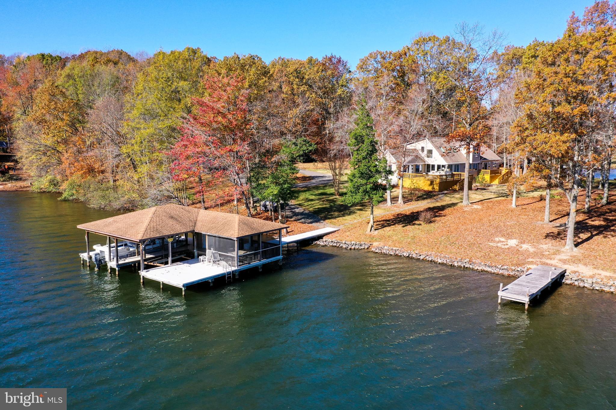 BEAR CASTLE - Residential