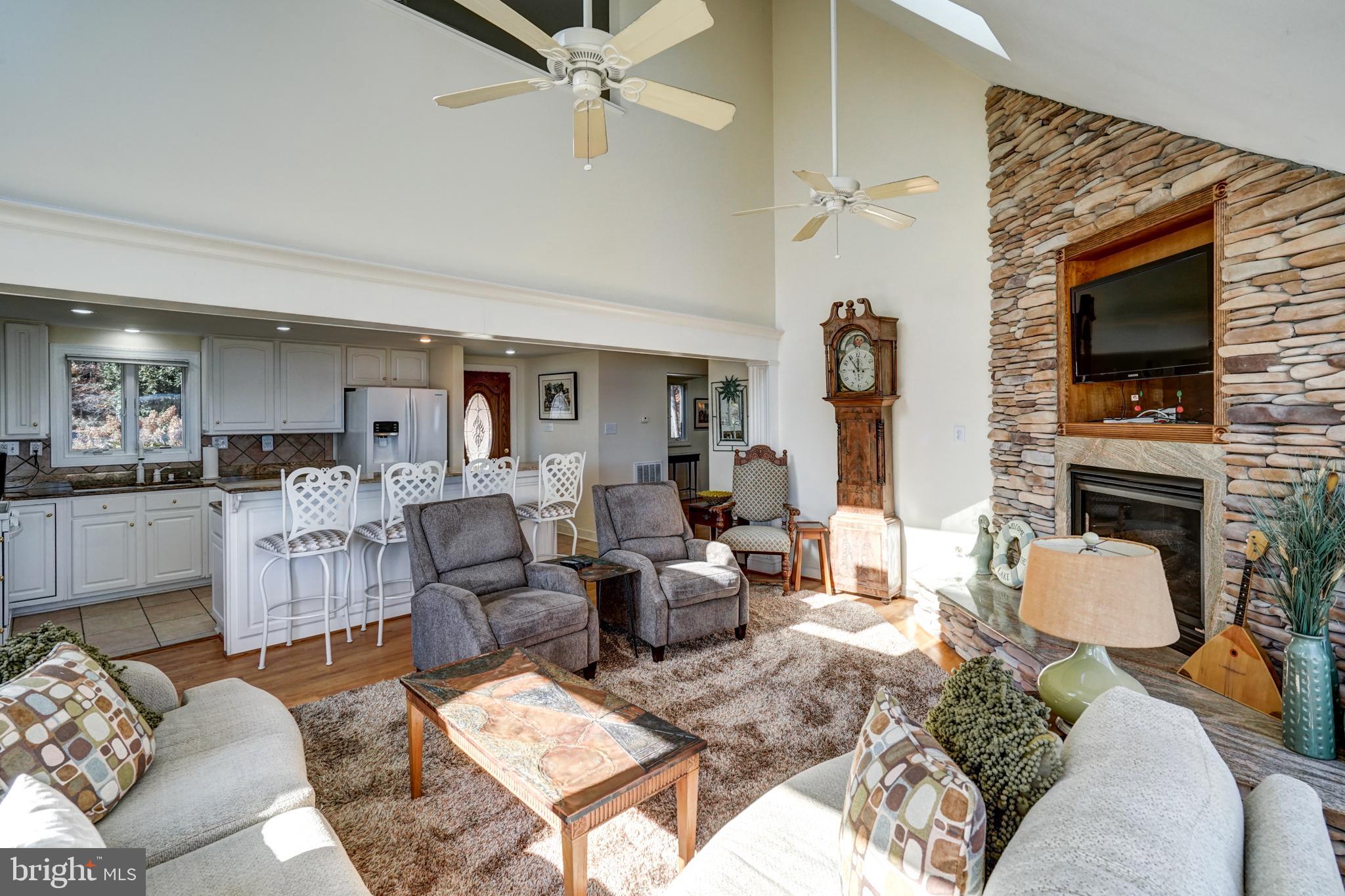 BEAR CASTLE - Residential