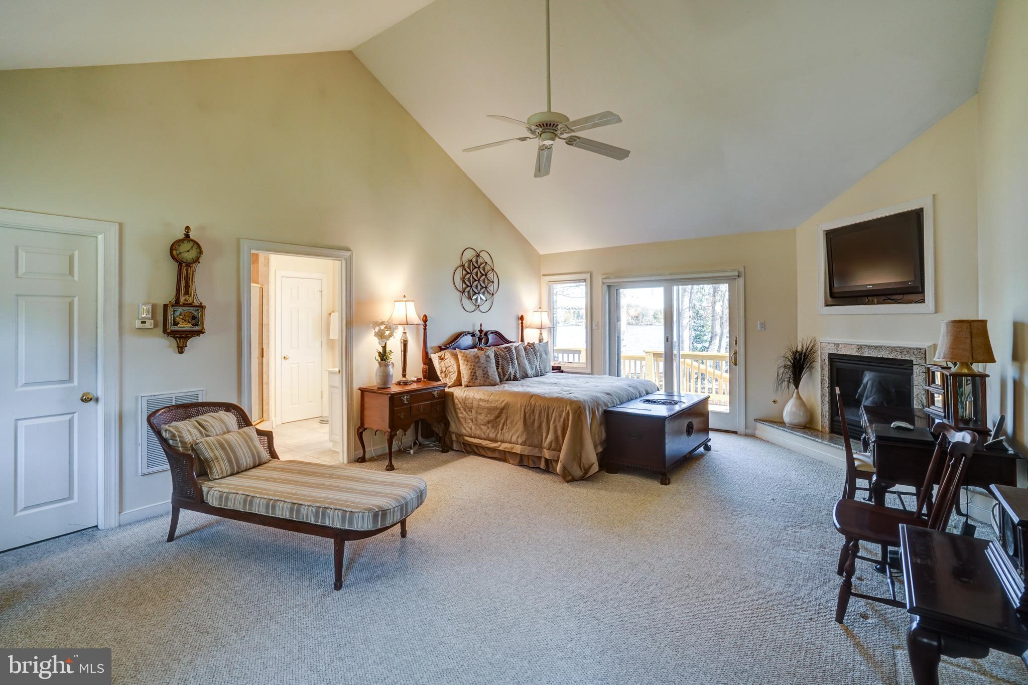 BEAR CASTLE - Residential