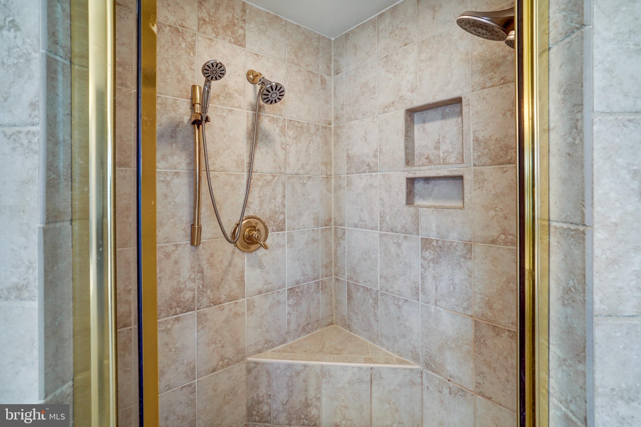 BEAR CASTLE - Residential