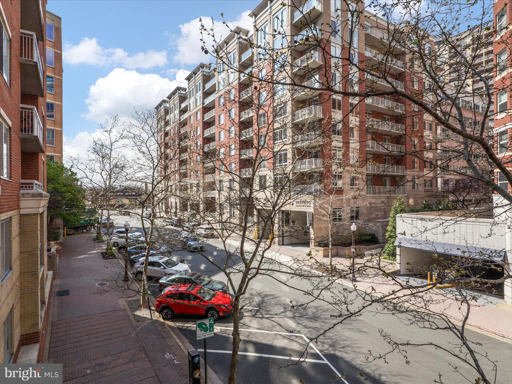 THE HAWTHORN CONDOMINIUM - Residential Lease