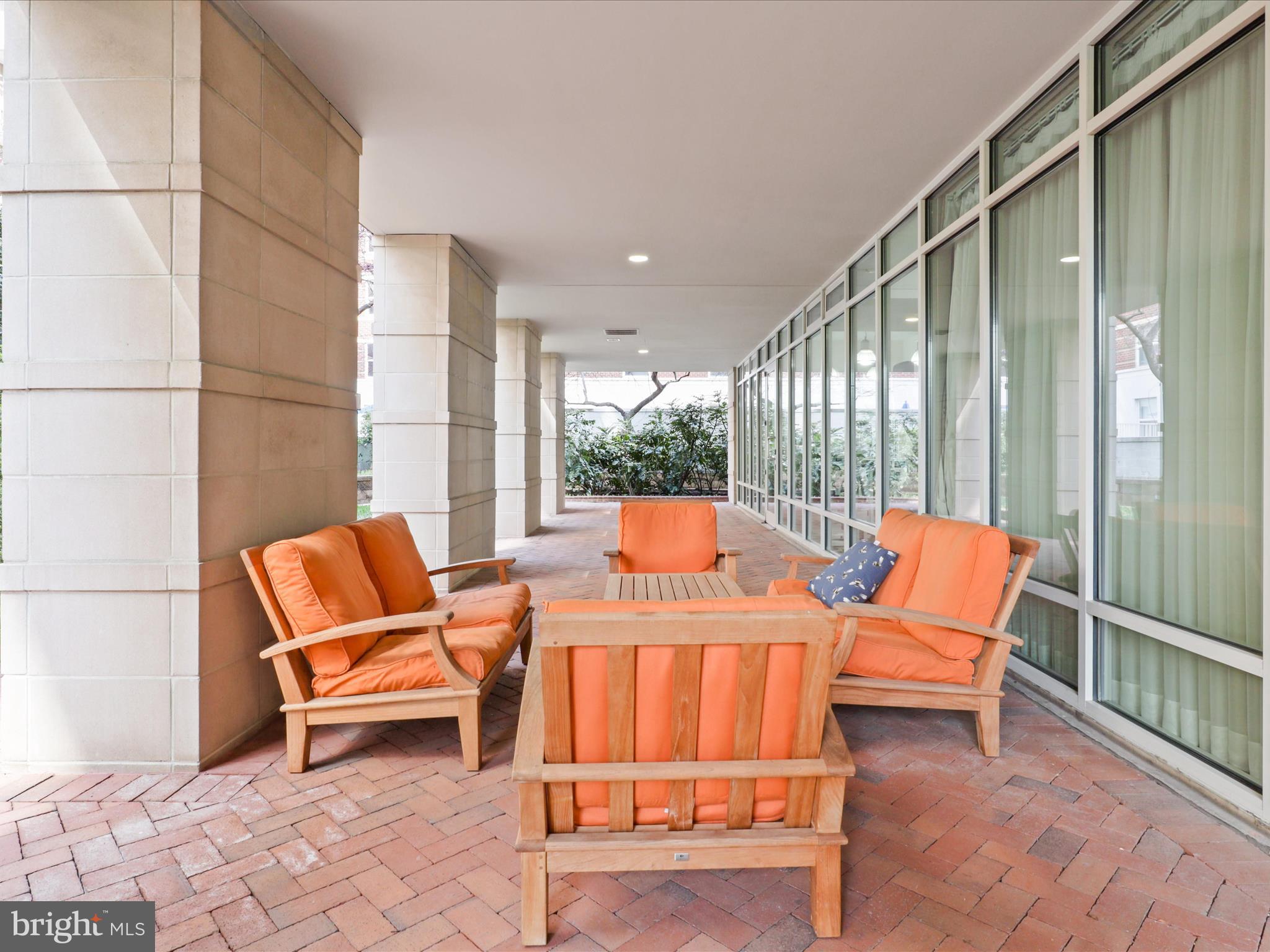 THE HAWTHORN CONDOMINIUM - Residential Lease