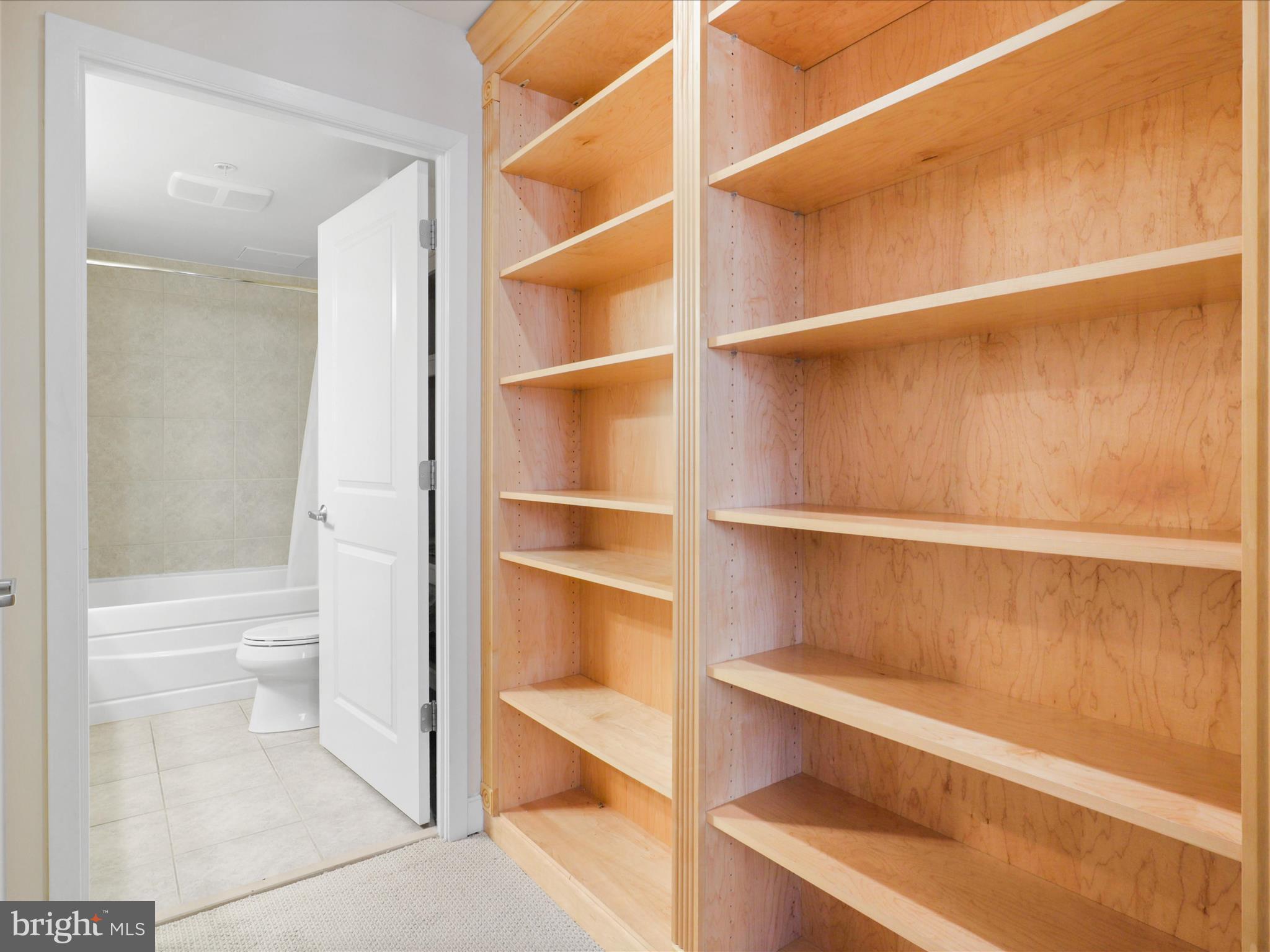 THE HAWTHORN CONDOMINIUM - Residential Lease