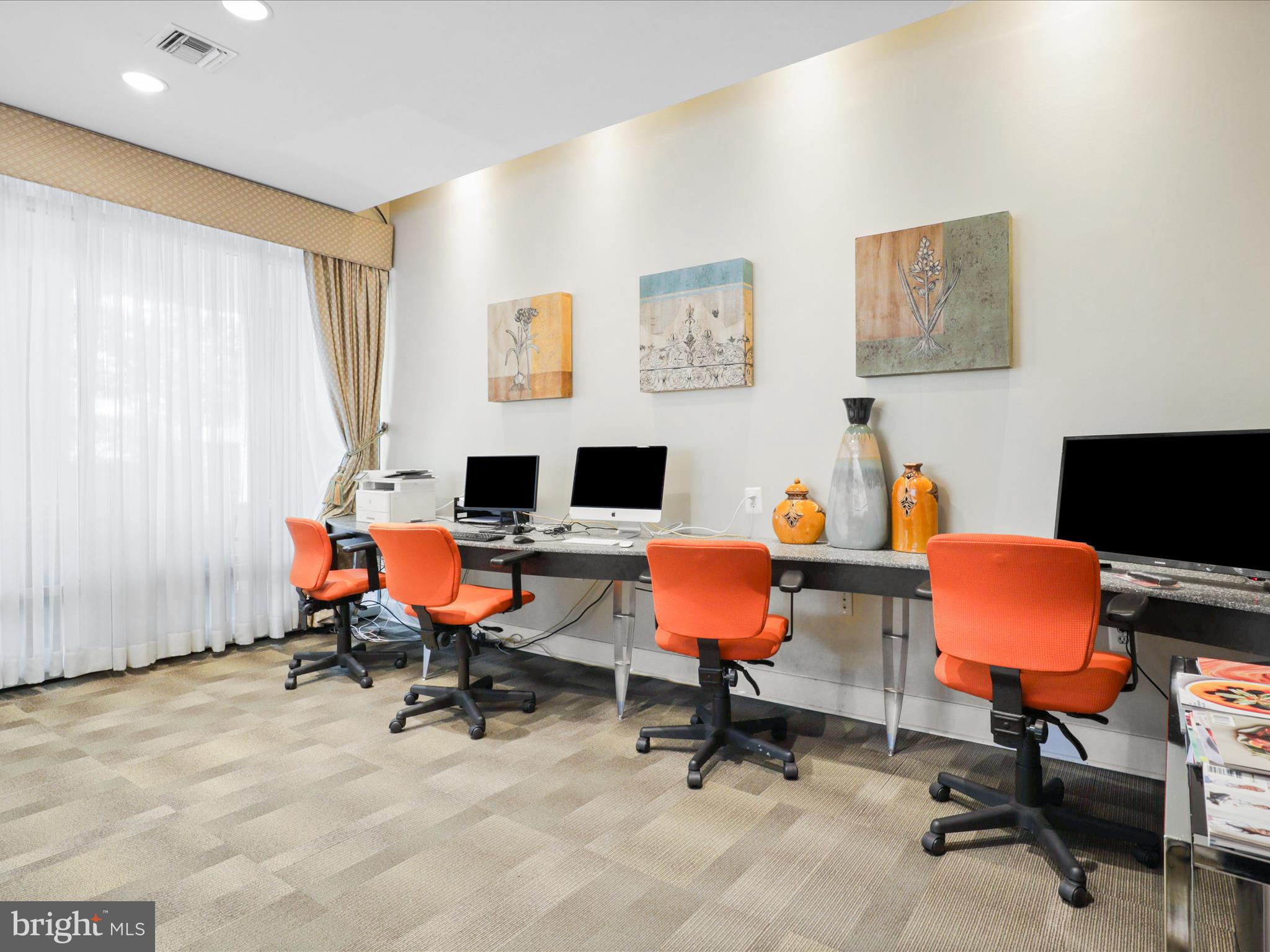 THE HAWTHORN CONDOMINIUM - Residential Lease