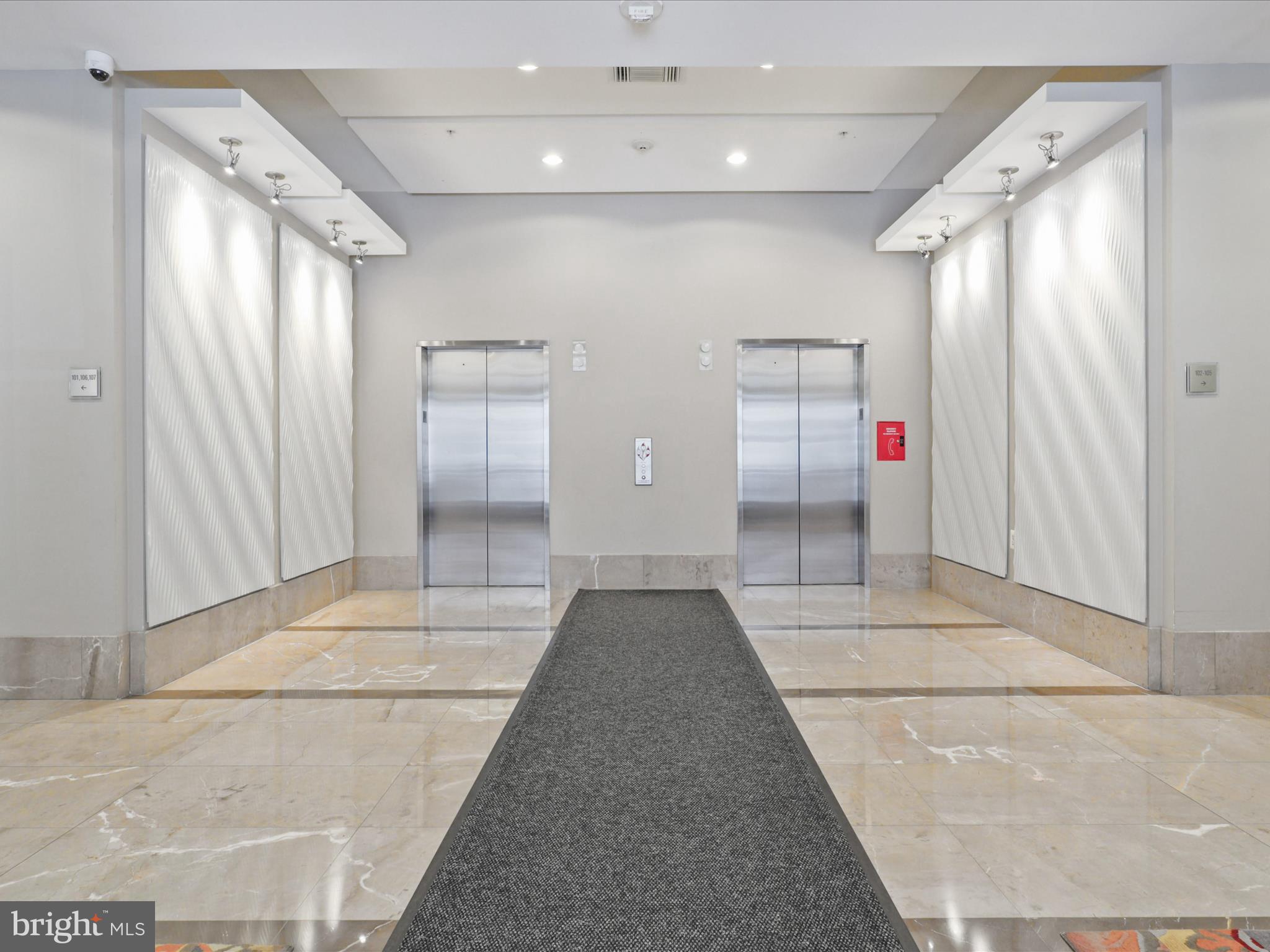 THE HAWTHORN CONDOMINIUM - Residential Lease