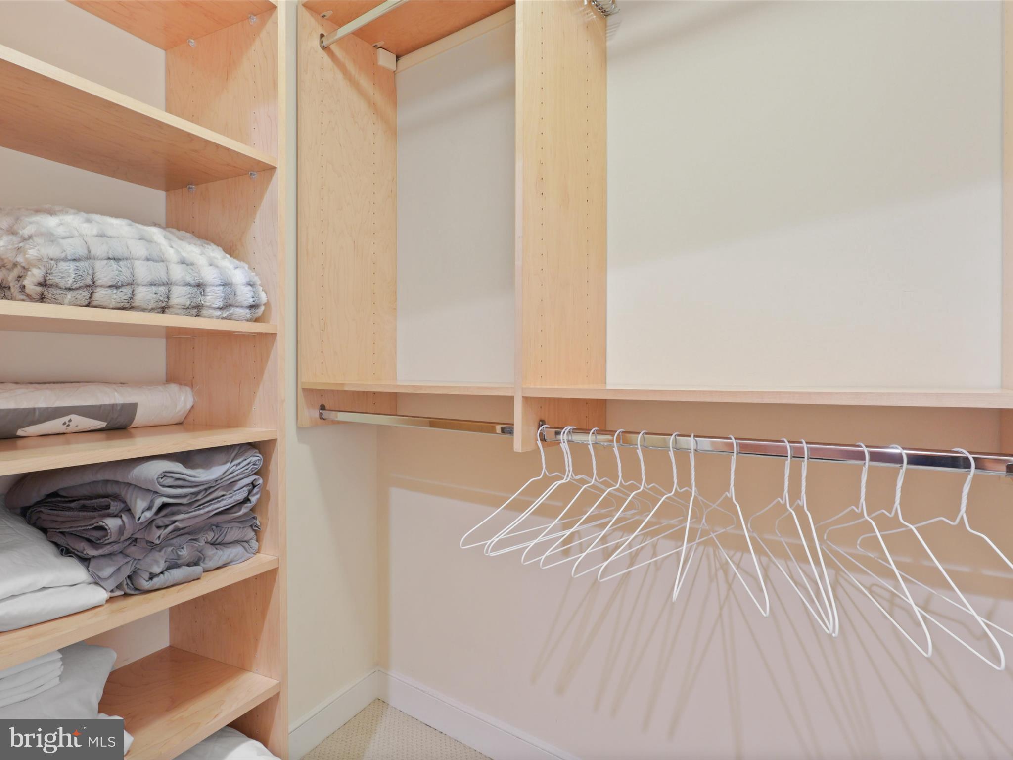 THE HAWTHORN CONDOMINIUM - Residential Lease