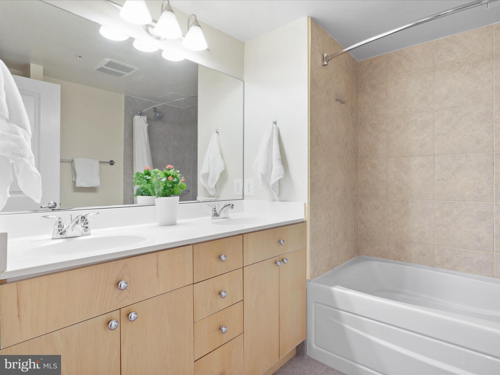 THE HAWTHORN CONDOMINIUM - Residential Lease