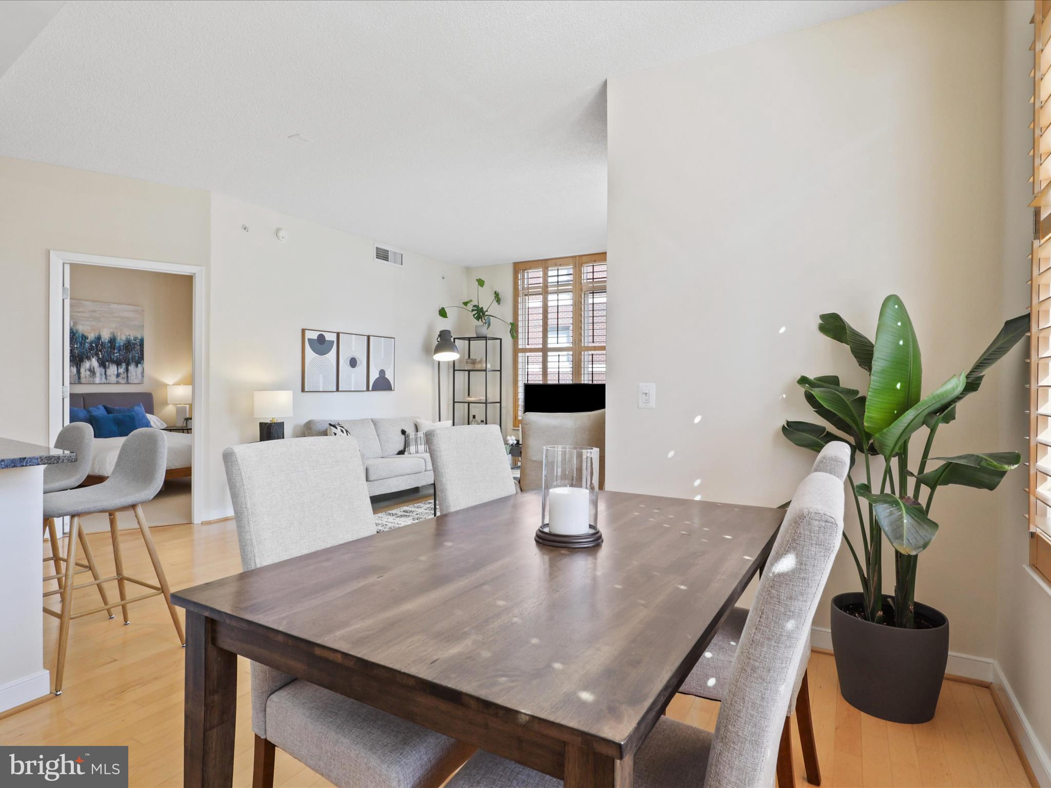 THE HAWTHORN CONDOMINIUM - Residential Lease