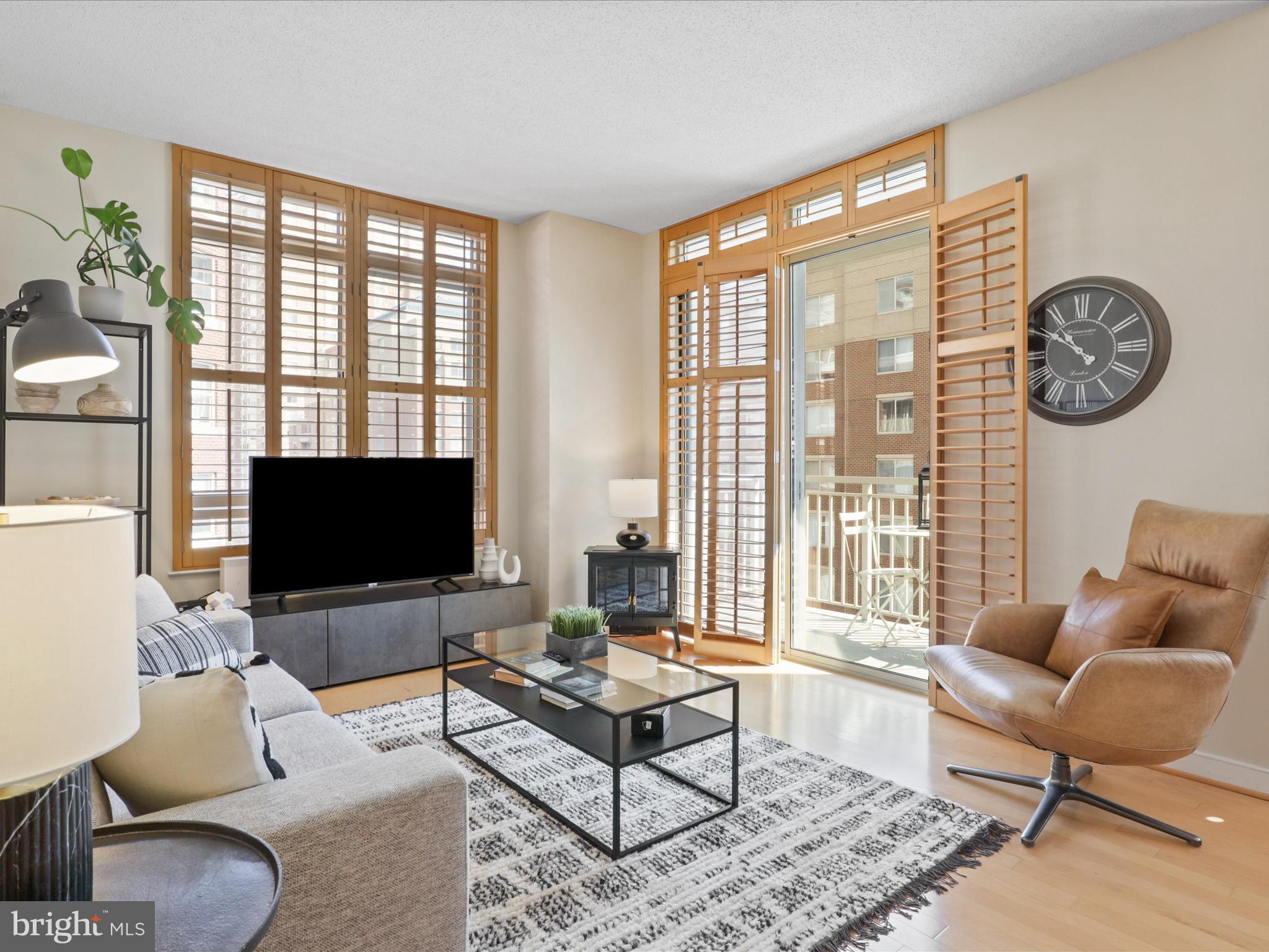 THE HAWTHORN CONDOMINIUM - Residential Lease