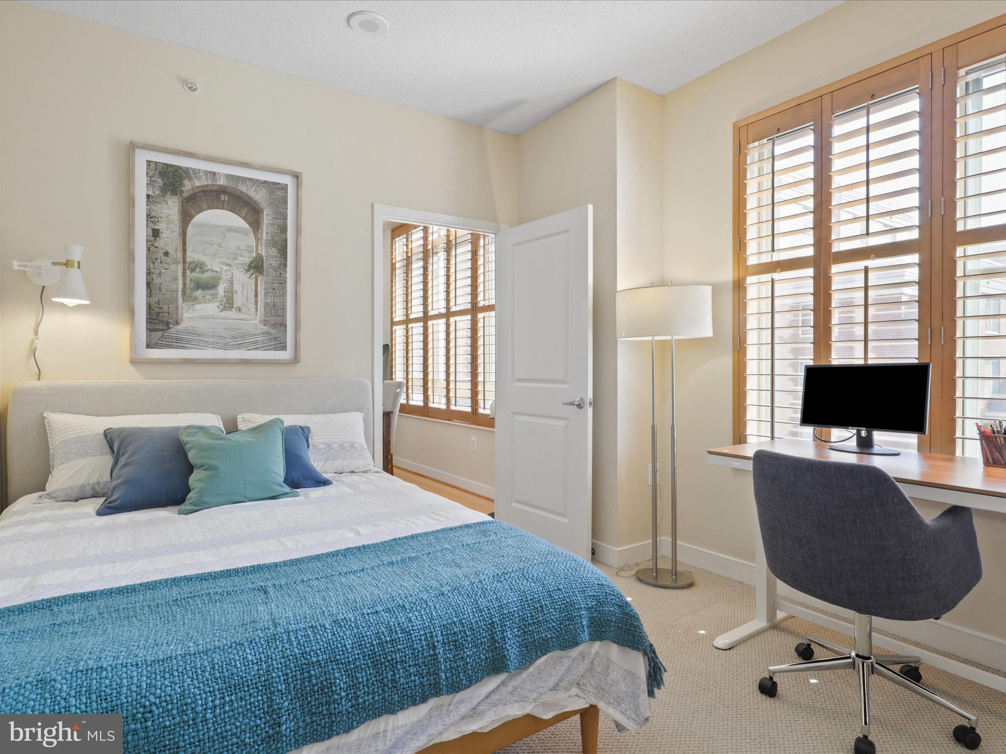 THE HAWTHORN CONDOMINIUM - Residential Lease