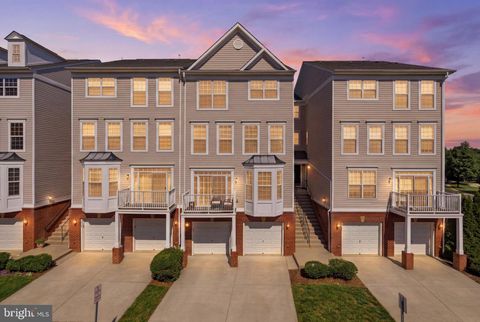 Photo of 2504 Einstein Street #260, HERNDON, VA 20171 (MLS # VAFX2324602)