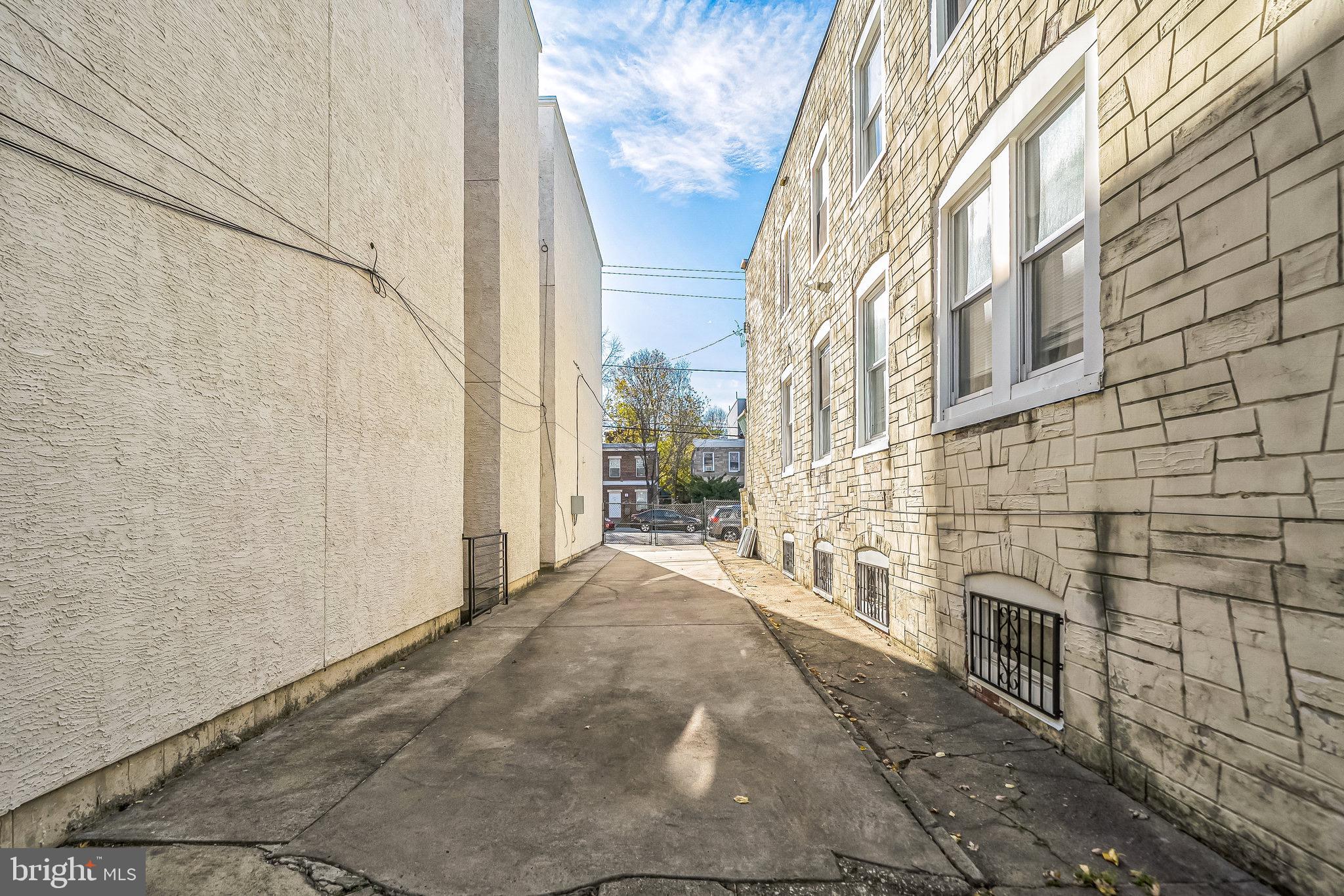 MANTUA - Commercial Sale